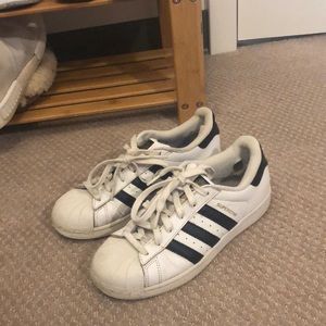 Adidas superstars